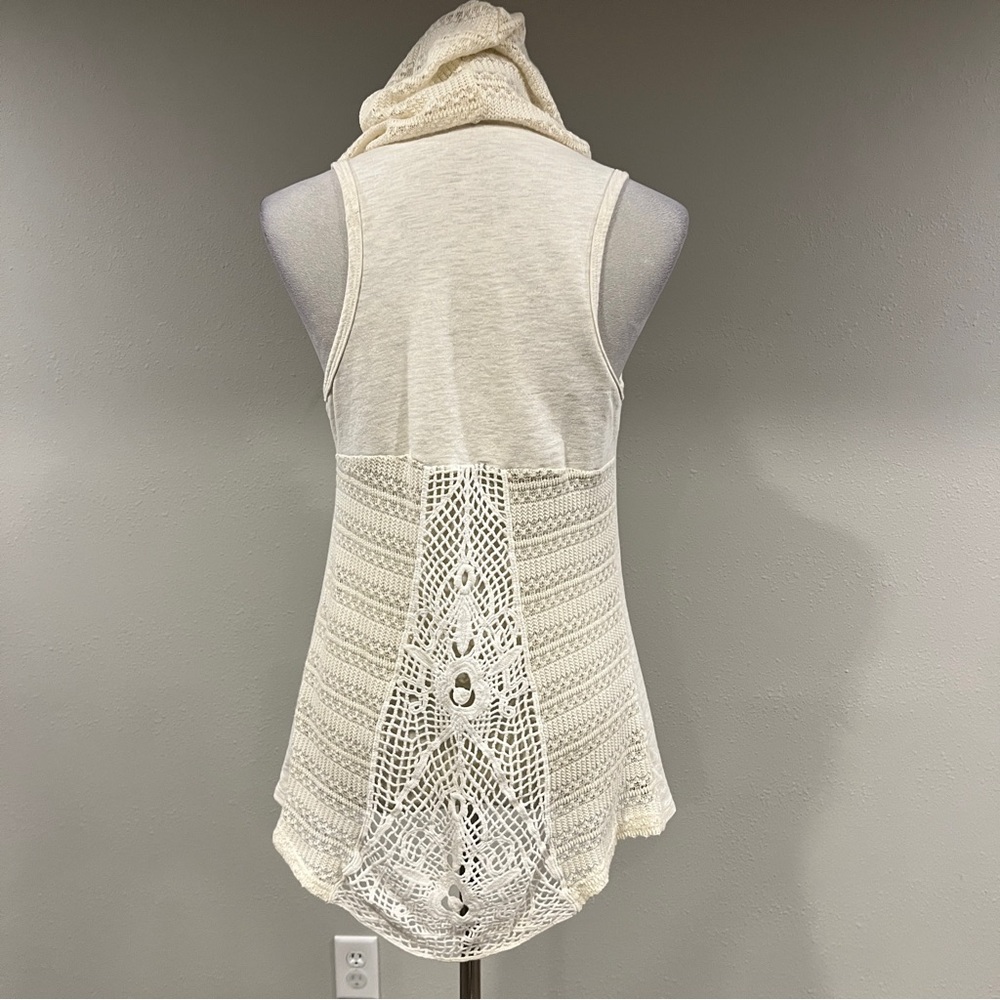 Daytrip Cream‎ Sleeveless Hooded vest size small